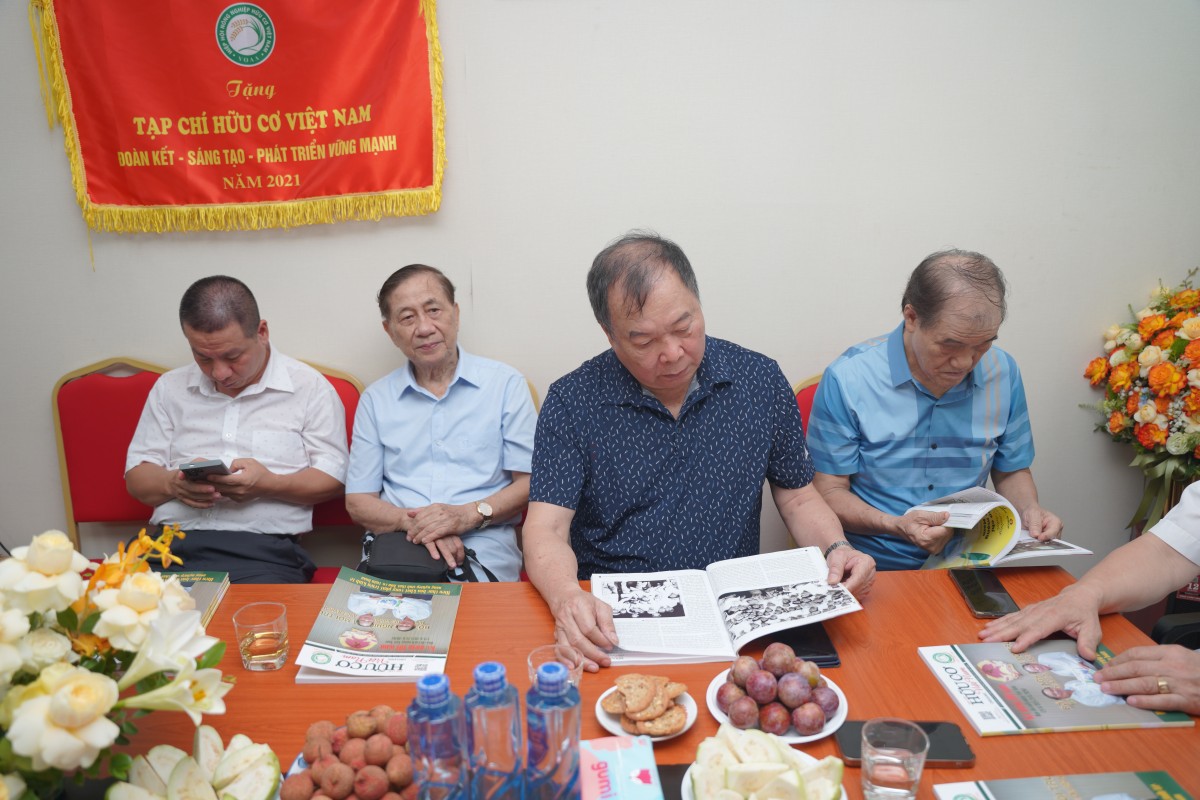 Tri ân nghề báo, tiếp tục đổi mới vì nền nông nghiệp hữu cơ bền vững