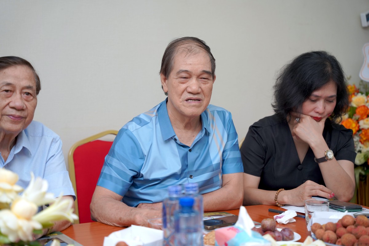 Nhà báo Nguyễn Văn Tông, Ủy viên Hội đồng Biên tập Tạp chí Hữu cơ Việt Nam trao đổi về nâng cao chất lượng nội dung, phát hành và kinh tế báo chí.