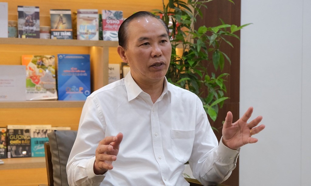 Nguyên thứ trưởng Bộ Nông nghiệp và Môi trường Phùng Đức Tiến.