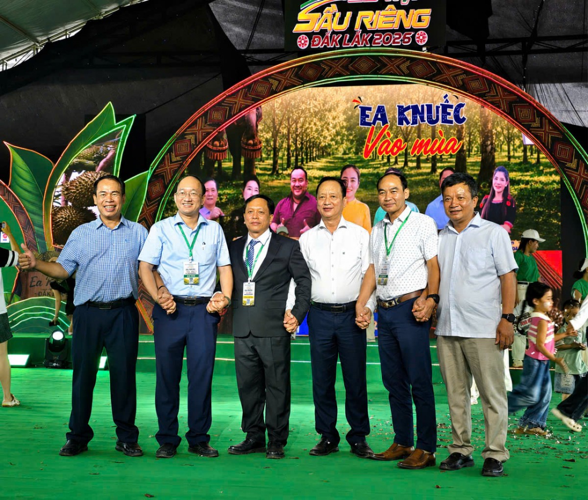 Ea Knuếc lan tỏa giá trị Lễ hội Sầu riêng Đắk Lắk kết nối văn hóa và thương mại