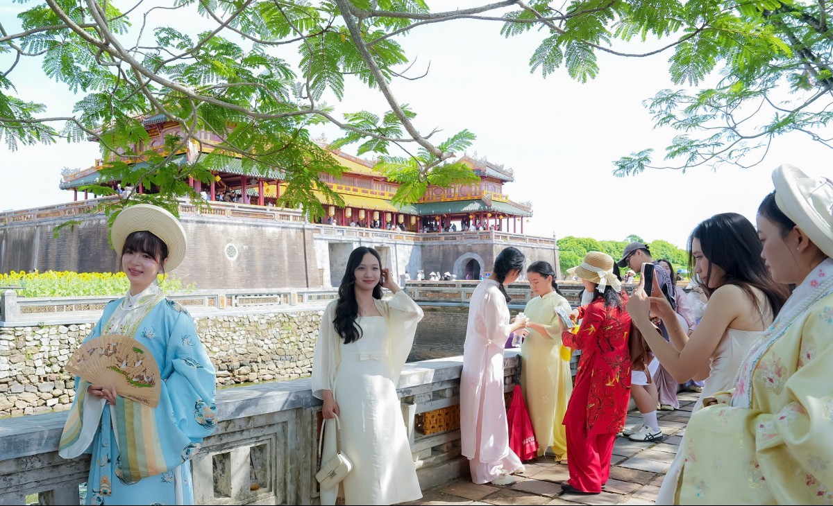 du lich hue bung no trong dip le 29 co hoi de xanh hoa chuoi du lich