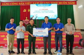 Lâm Đồng: Bàn giao ống dẫn nước, phục vụ việc kết nối nguồn nước về Đồn Biên phòng Đắk Dang
