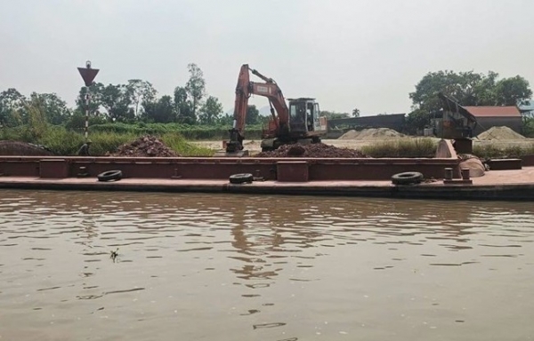 Hải Phòng: Lực lượng liên ngành phát hiện, xử lý 2 bến thủy "chui" trên tuyến Bạch Đằng